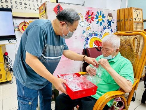 屏東縣檢驗中心帶民眾體驗「聞臭」與水質檢測，一起守護家鄉環境